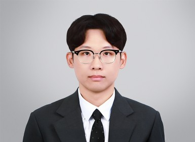 




	
		김주완 변호사
	

	
		
			
				
					
					
						학력
						
                                                        2012. 안양외국어고등학교 졸업
                                                        2020. 한양대학교 사학과 졸업
                                                        2025. 전남대학교 법학전문대학원 졸업
					
				

				
					
					
						경력
						
                                                   검찰실무수습(2023년)
                                                   제14회 변호사시험 합격(2025년)
                                                   법무법인 이우스 소속변호사(2025년~)
					
				

				
				
			
		
			
