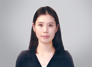 




	
		감아름 변호사
	

	
		
			
				
					
					
						학력
						
                                                        2004. 대일외국어고등학교 졸업
                                                        2008. 이화여자대학교 졸업
                                                        2022. 아주대학교 법학전문대학교 졸업
					
				

				
					
					
						경력
						
                                                   삼성물산 건설부문(2008.7.~2017.5.)
                                                   제11회 변호사시험 합격 (2022)
                                                    광주지방법원 재판연구원(제2형사부) (2022.5.~2023.4.)
                                                    광주고등법원 재판연구원(제2민사부, 제3민사부) (2023.5.~2025.4.)
					
				

				
				
			
		
			
