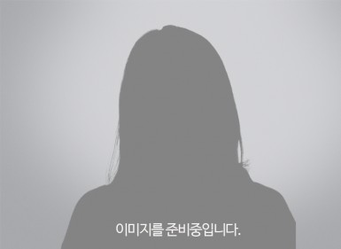 




	
		감아름 변호사
	

	
		
			
				
					
					
						학력
						
                                                        2004. 대일외국어고등학교 졸업
                                                        2008. 이화여자대학교 졸업
                                                        2022. 아주대학교 법학전문대학교 졸업
					
				

				
					
					
						경력
						
                                                   삼성물산 건설부문(2008.7.~2017.5.)
                                                   제11회 변호사시험 합격 (2022)
                                                    광주지방법원 재판연구원(제2형사부) (2022.5.~2023.4.)
                                                    광주고등법원 재판연구원(제2민사부, 제3민사부) (2023.5.~2024.4.)
					
				

				
				
			
		
			
